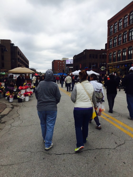 mom & me exploring the farmer's market